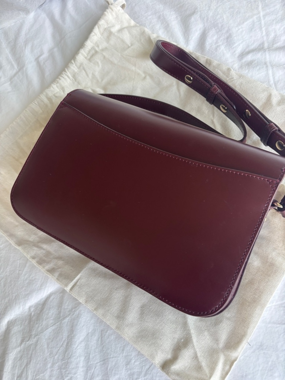 SOLD Like New Sézane Milo Classic Bag in Glossy Burgundy - Picture 9 of 14